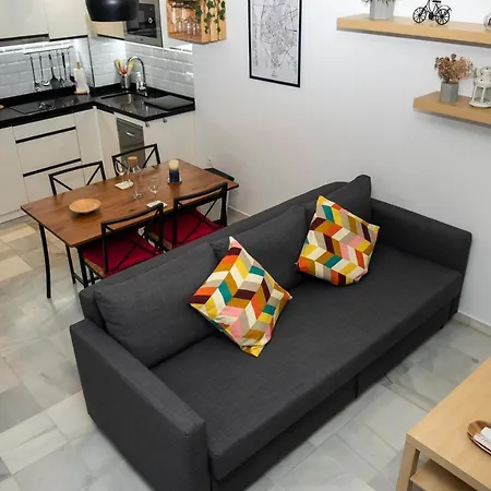 180 Precioso Con Patio San Bernardo 4 Seville