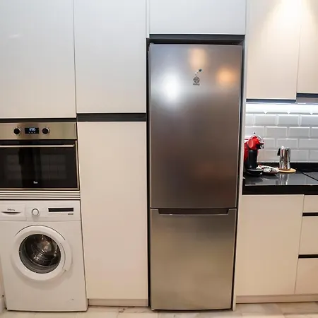 180 Precioso Con Patio San Bernardo 4 * Seville