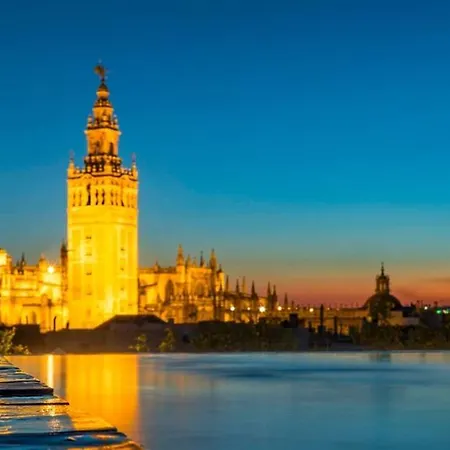 180 Precioso Con Patio San Bernardo 4 * Seville